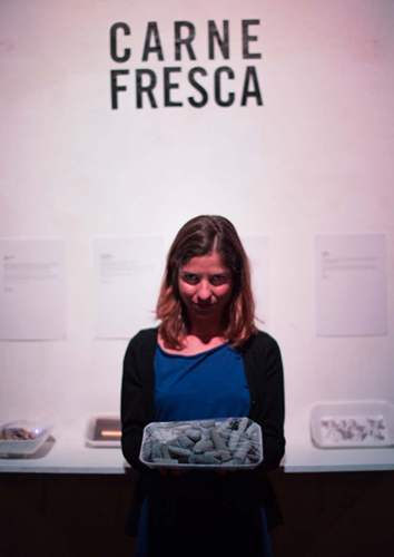Exposición Carne Fresca | Los dedos son los instrumentos de los que se vale nuestro cuerpo para poder tomar contacto con las cosas y para poder crear.
