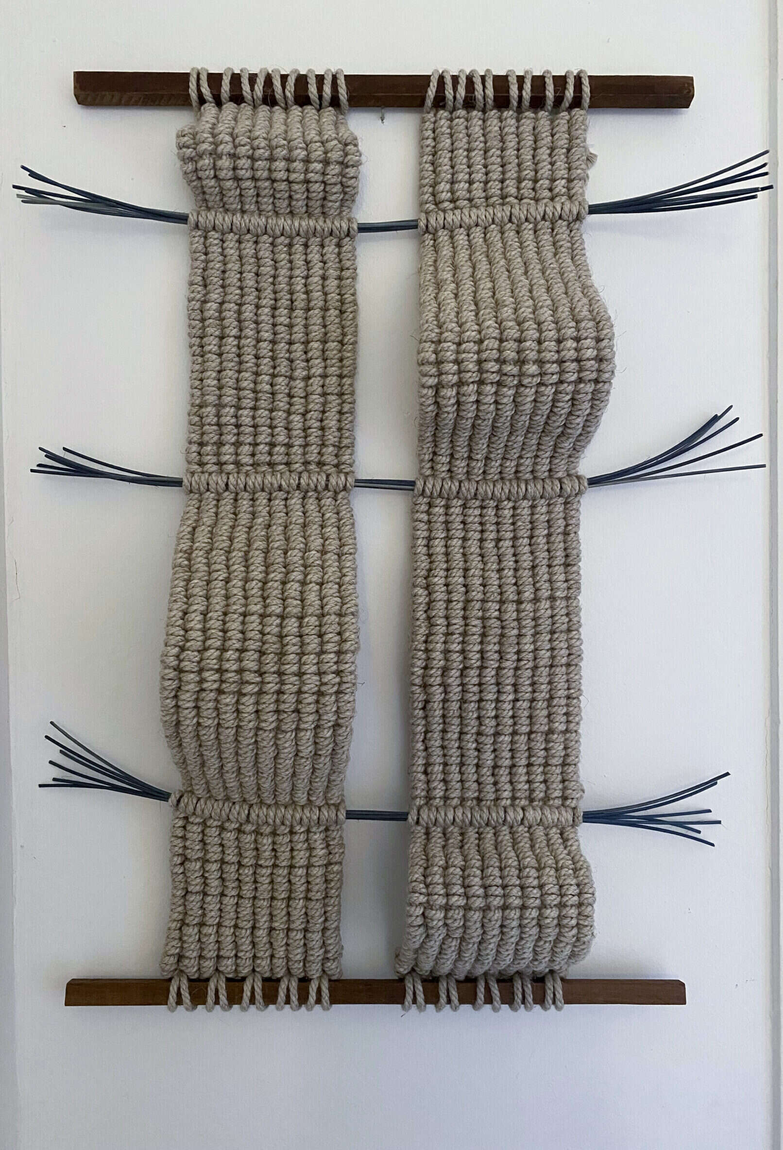 tapiz artesanal de lino y ratán